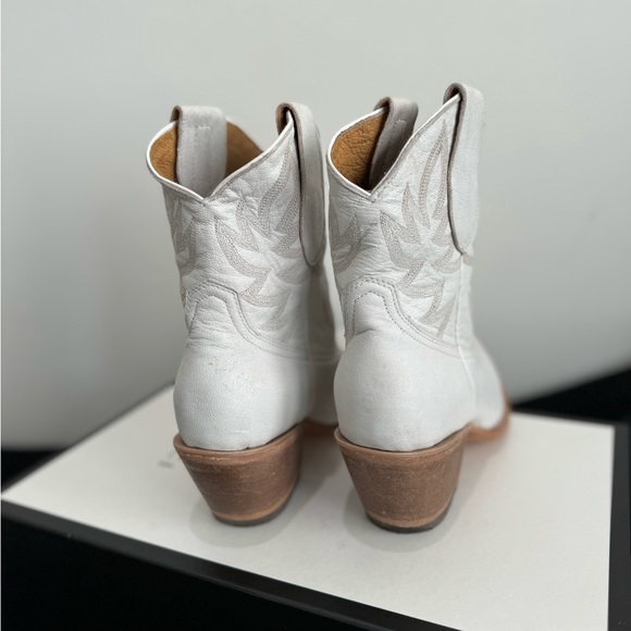 Low Cowgirl Boots - Picture 4 of 7